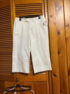 Mossimo Supply Co. White Cropped Bermuda Pull-On Shorts length 30”waist 18”